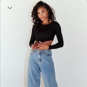 black long sleeve crop top